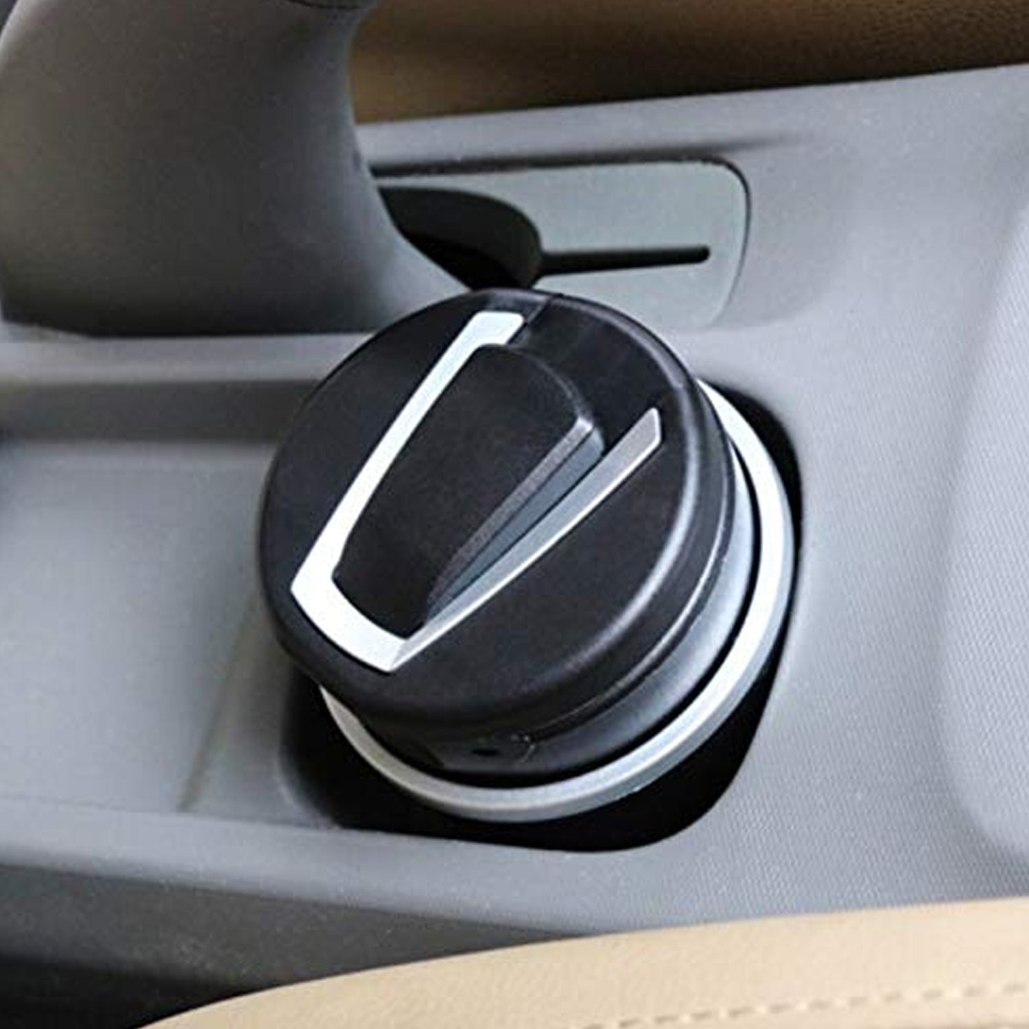 Portable Car Ashtray with Lid and Blue LED Light (1 Pc) Portable Car Ashtray with Lid and Blue LED Light (1 Pc)